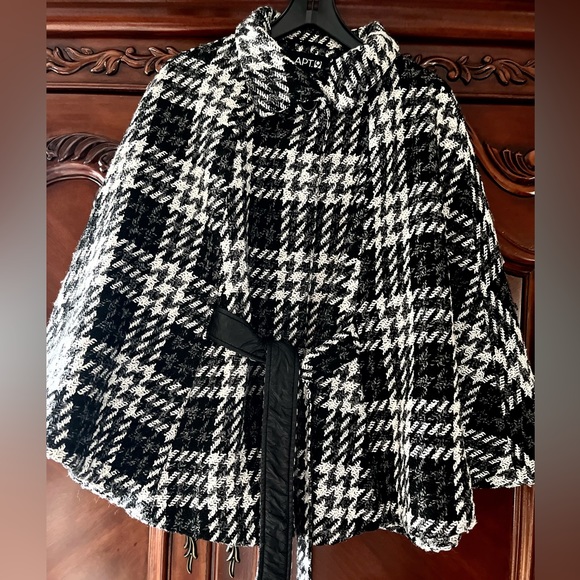 Beautiful Houndstooth wool blend ponch style jacket sz 6 Blk/wht - Picture 1 of 3